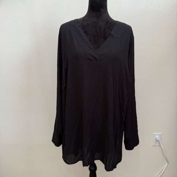 Everi Tops - EVRI Tunic Black Long Sleeve (A10)
